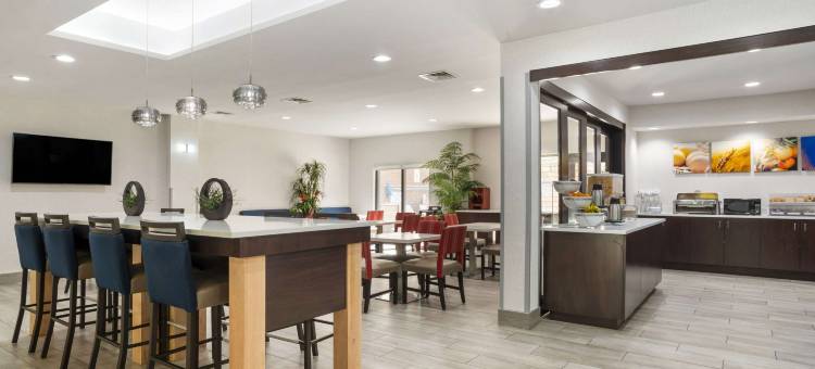 西门购物中心舒适套房酒店(Comfort Suites at WestGate Mall)图片