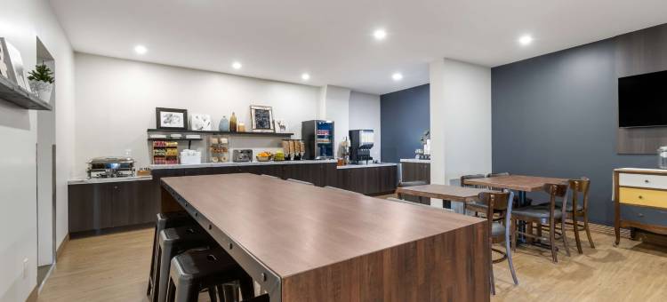 贝斯特韦斯特SureStay精选度假别墅酒店及套房(Villa Inn  Suites, SureStay Collection by Best Western)图片