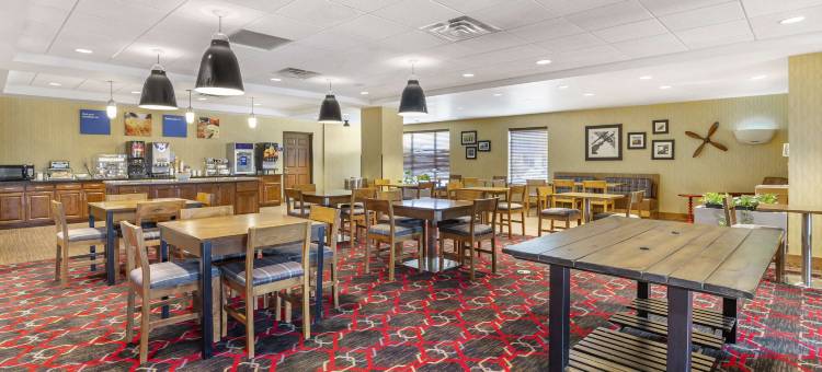 迈诺特索尼斯塔精品酒店(Sonesta Essential Minot)图片