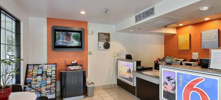 千橡树南6号汽车旅馆(Motel 6 Thousand Oaks, CA)图片