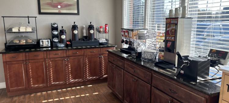 斯科茨伯勒红顶套房酒店(Red Roof Inn & Suites Scottsboro)图片