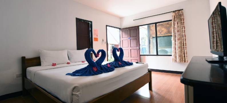 弗佛双棕榈小屋酒店(Phi Phi Twin Palms Bungalow)图片