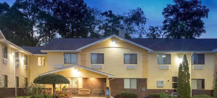 拉德福德速8酒店(Super 8 by Wyndham Radford VA)图片