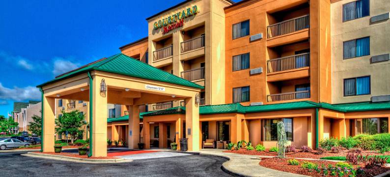 伯灵顿万怡酒店(Courtyard Burlington)图片