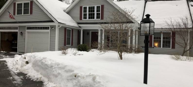 Outdoor family fun on beautiful Messer Pond - 11 miles from Mt Sunapee!图片