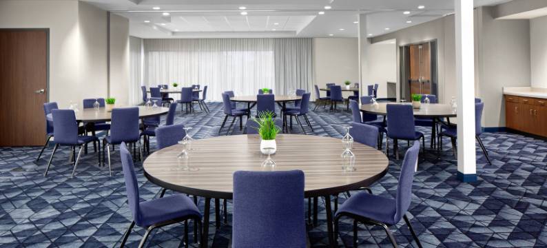 兰辛市中心万怡酒店(Courtyard Lansing Downtown)图片