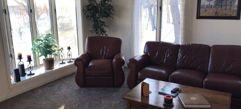 Silent Lake - Peaceful Fall Tree Color Destination Luxury Vacations Autumn 2026图片