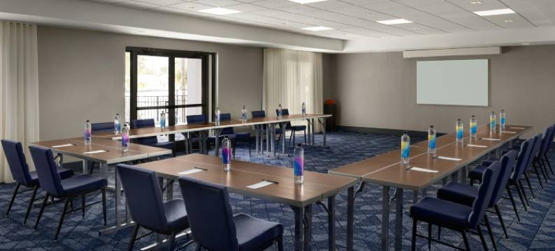 默特尔赤脚登陆海滩万怡酒店(Courtyard Myrtle Beach Barefoot Landing)图片