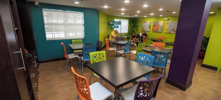 韦斯顿镇中心米兹纳广场，劳德代尔堡(Mizner Place at Weston Town Center, Fort Lauderdale)图片