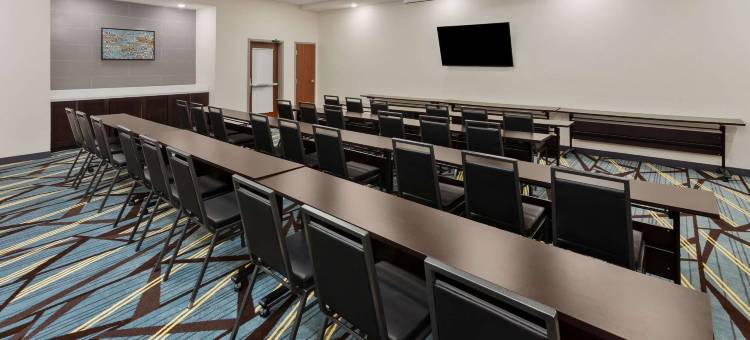 温德姆拉昆塔科勒尔维尔爱荷华市酒店及套房(La Quinta Inn & Suites by Wyndham Coralville Iowa City)图片