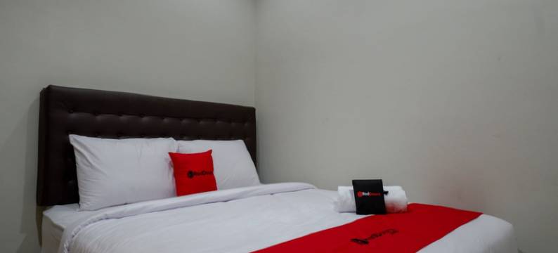 红多兹伊斯兰酒店-近阿伦阿伦克布门(RedDoorz Syariah Near Alun Alun Kebumen)图片