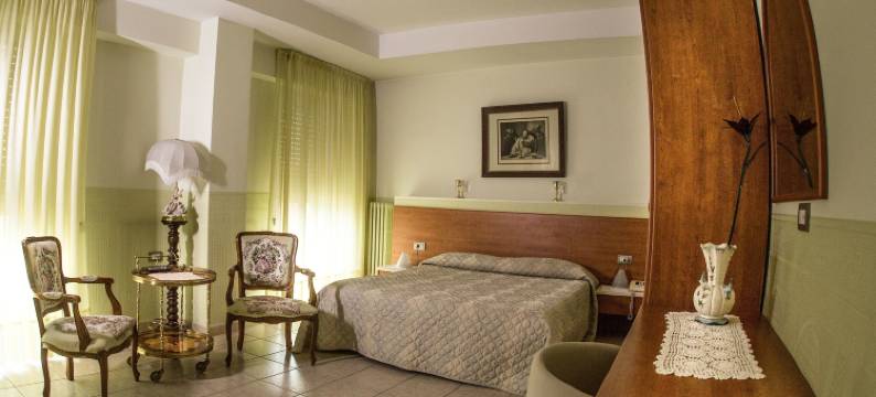 旅游酒店(Tourist Hotel)图片