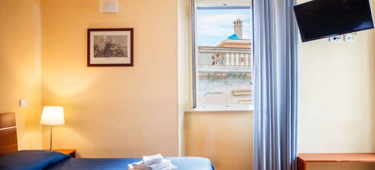 托拉尔多广场弗朗奇雅旅馆(Palazzo Toraldo di Francia)图片