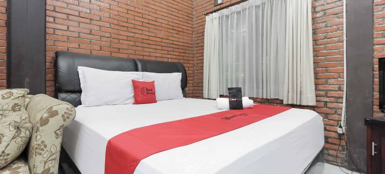 东吉朗达红门旅馆(RedDoorz @ Cilandak Timur)图片