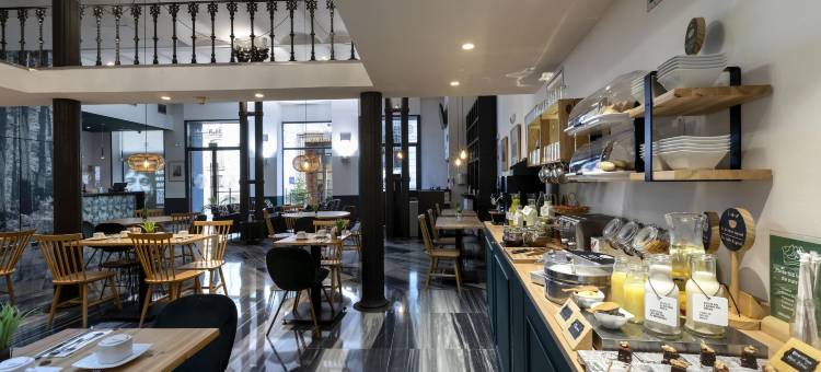 佩蒂特宫雷纳广场酒店(Petit Palace Plaza de la Reina)图片