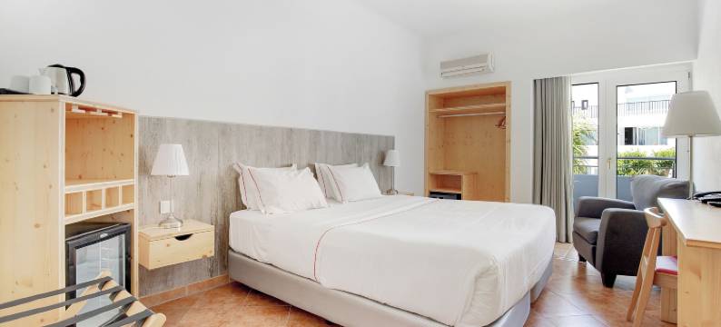 卡武埃鲁广场酒店(Hotel Carvoeiro Plaza)图片