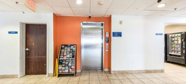 不伦瑞克美洲贝斯特维佑套房酒店(Americas Best Value Inn & Suites Brunswick)图片