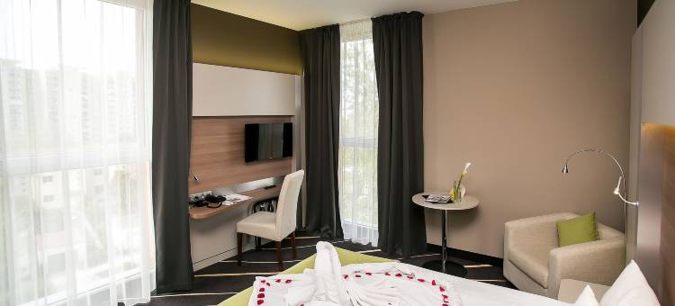 湖边贝斯特韦斯特优质酒店(Best Western Plus Lakeside Hotel)图片