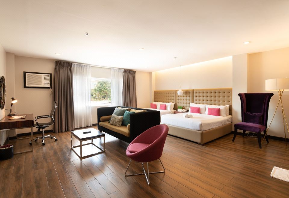 Lenox Hotel Over view