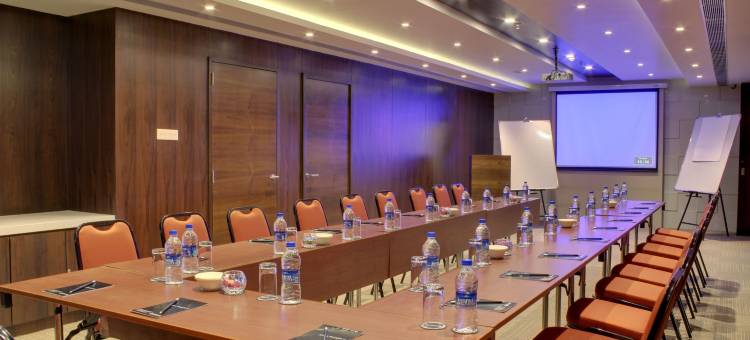 班加罗尔多姆尔温德姆华美达安可酒店(Ramada Encore by Wyndham Bangalore Domlur)图片