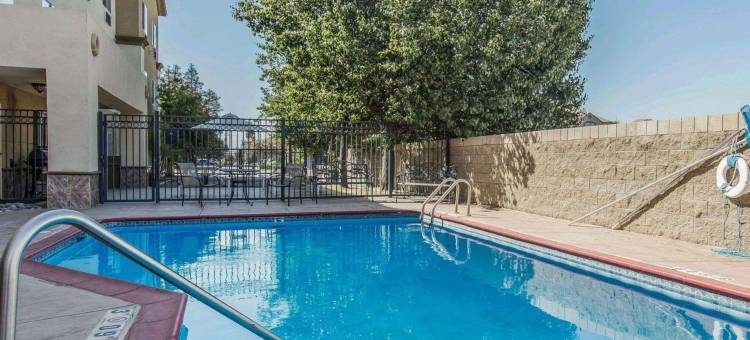 贝克斯菲尔德舒适套房酒店(Comfort Suites Bakersfield)图片