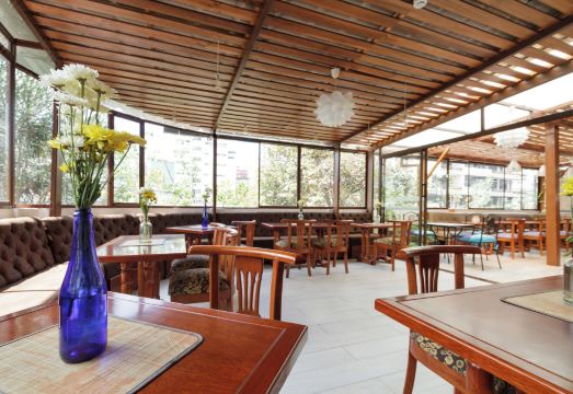 ArtPlaza Hotel Overview