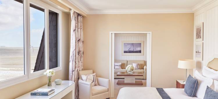 埃米塔日吕西安巴里亚酒店(Hôtel Barrière l'Hermitage)图片