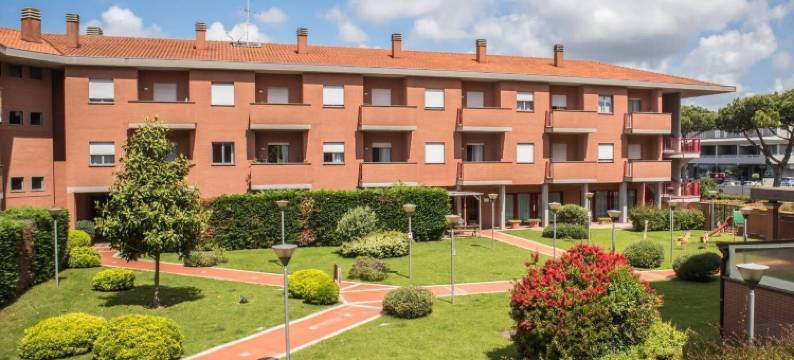 罗马区长期居住舒适公寓配有后院的住宅(Long Stay Comfort Apartment with Backyard Rome Area Residence)图片