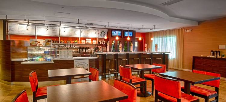 沃尔蒙茅斯海滨企业公园万怡酒店(Courtyard Wall at Monmouth Shores Corporate Park)图片