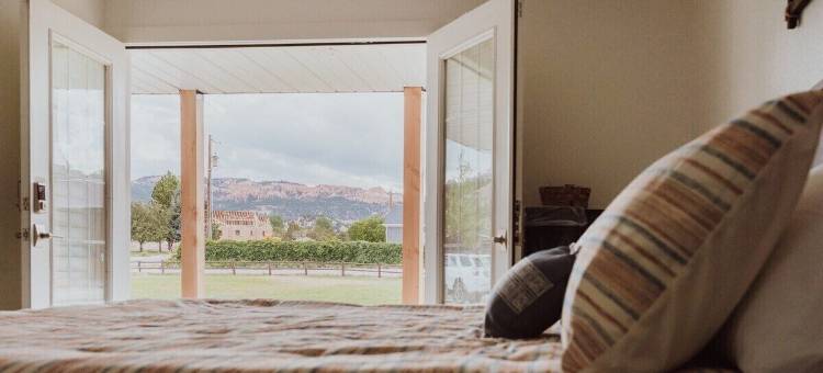 快乐小径西(Happy Trails West Inn)图片