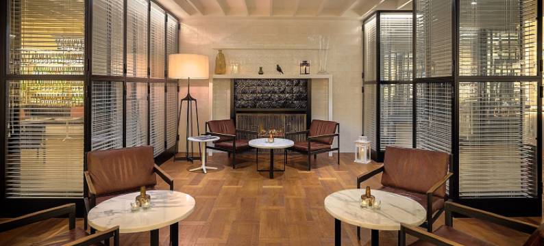 巴塞罗那H10优尼沃斯酒店(H10 Universitat Hotel Barcelona)图片