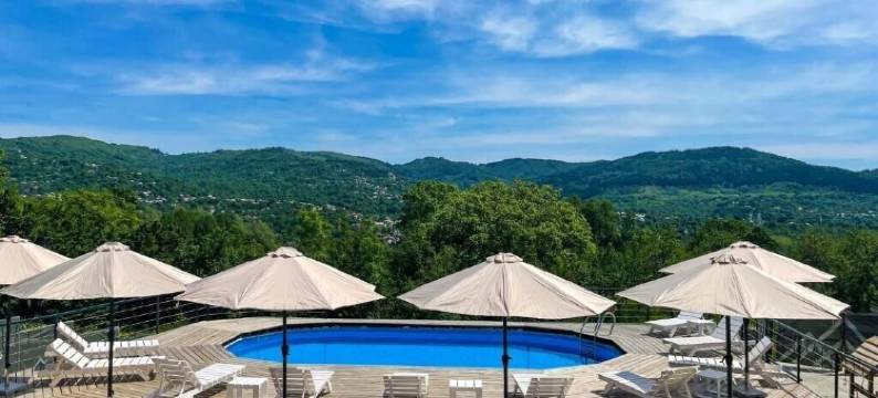 科马尼克月亮村(Moon Village Comarnic)图片