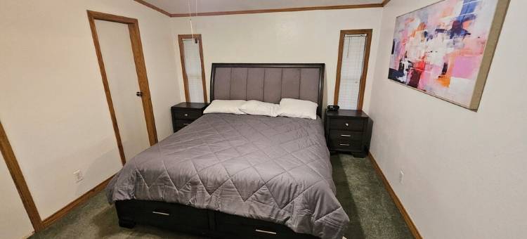 3-bedroom home, near SPI and SpaceX with Wi-Fi, full kitchen, washer/dryer图片