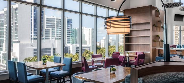 萨拉索塔希尔顿安泊酒店(Embassy Suites by Hilton Sarasota)图片