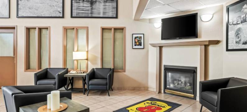 草原湖速8酒店(Super 8 by Wyndham Meadow Lake)图片