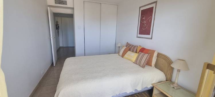 F2 New Bright Beautiful Near Sea Airport and Amenities AC Wifi Terrace Garage图片