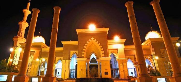 RedDoorz Plus @ Karebosi Area 2 Makassar图片