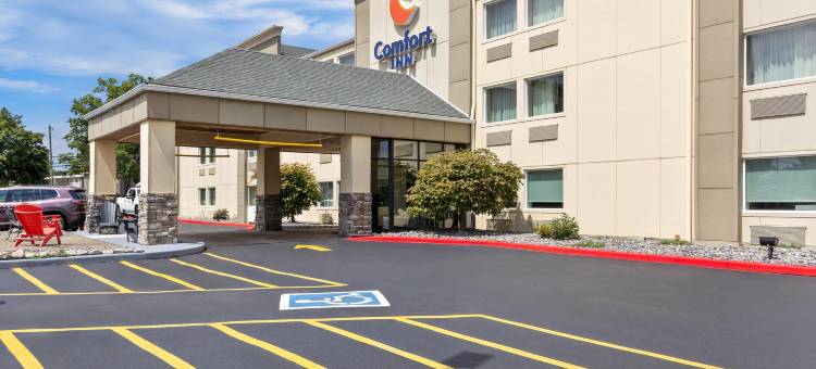 梅菲尔德高地克利夫兰东舒适酒店(Comfort Inn Mayfield Heights Cleveland East)图片