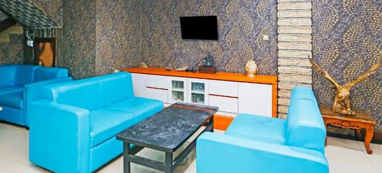 红多兹酒店-近力宝西卡朗城市步行街(RedDoorz Near City Walk Lippo Cikarang)图片