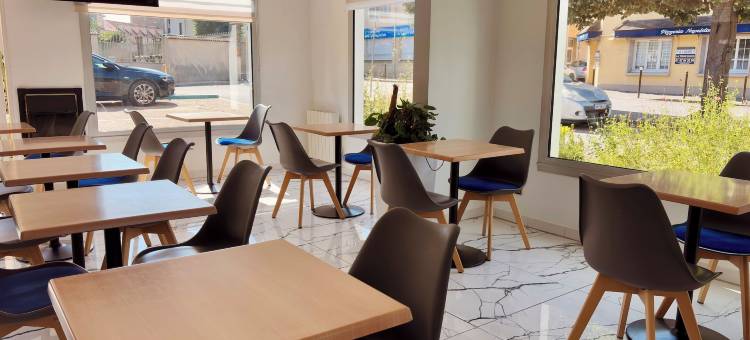 阿尔斯基里亚德直营酒店(Kyriad Direct Arpajon)图片