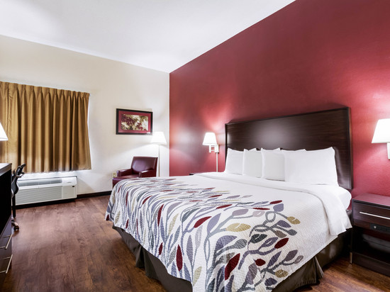 卡罗尔顿红顶酒店