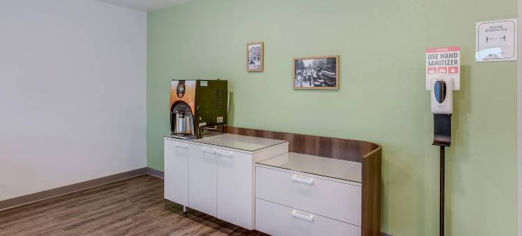 伍德斯普林套房底特律农场山(WoodSpring Suites Detroit Farmington Hills)图片