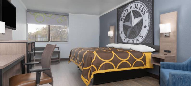 温德姆速8酒店-沃斯堡娱乐区(Super 8 by Wyndham Fort Worth Entertainment District)图片