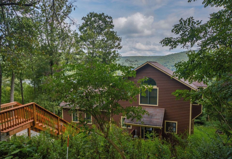 Boxer Overlook Hotel Overview