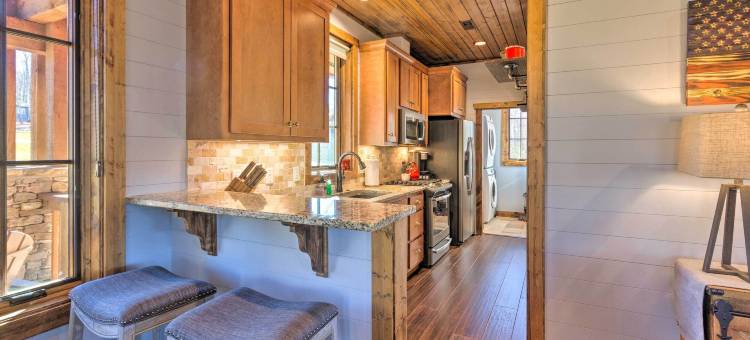允许宠物入住的小木屋，带有奇努奎平的山景！(Pet-Friendly Cabin w/ Mtn Views in Chinquapin!)图片
