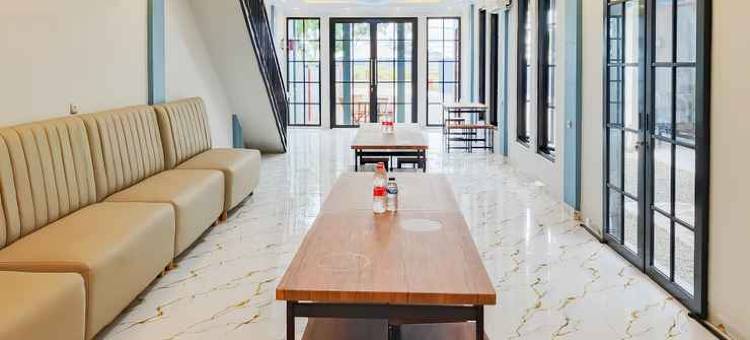 Urbanview Hotel JD Luxury Brebes图片