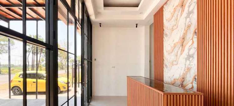 RedDoorz near Alun Alun Tanjunganom Nganjuk 2图片