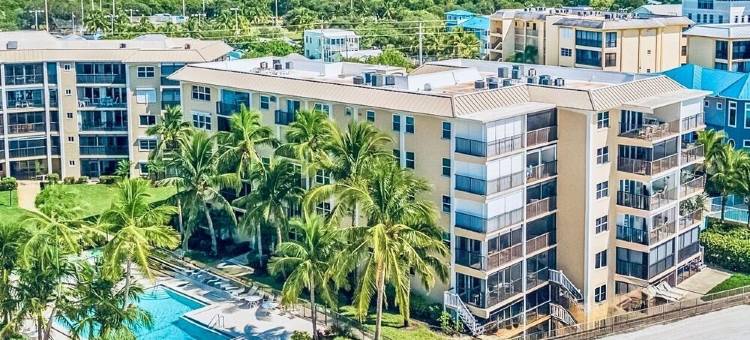 Top Floor Beachfront & Sunset Views! Walk to Everything! Smart TVs + Work Space!图片