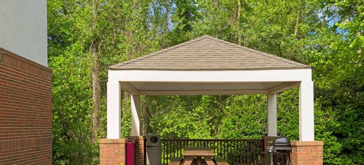 夏洛特 - 行政公园美茵斯坦套房酒店(Suburban Studios Charlotte - Executive Park)图片