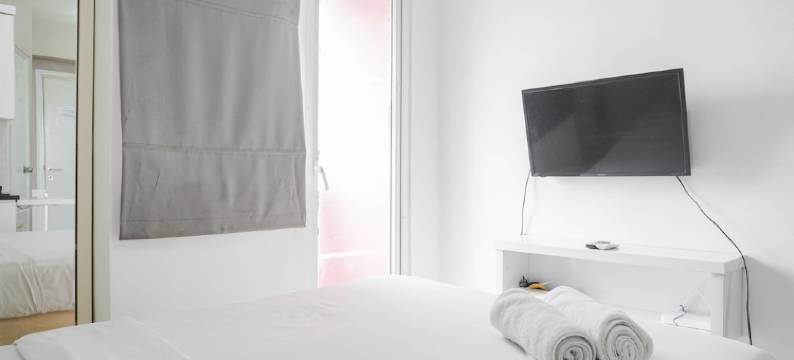 Homey and Comfortable Studio at Green Pramuka City Apartment by Travelio图片